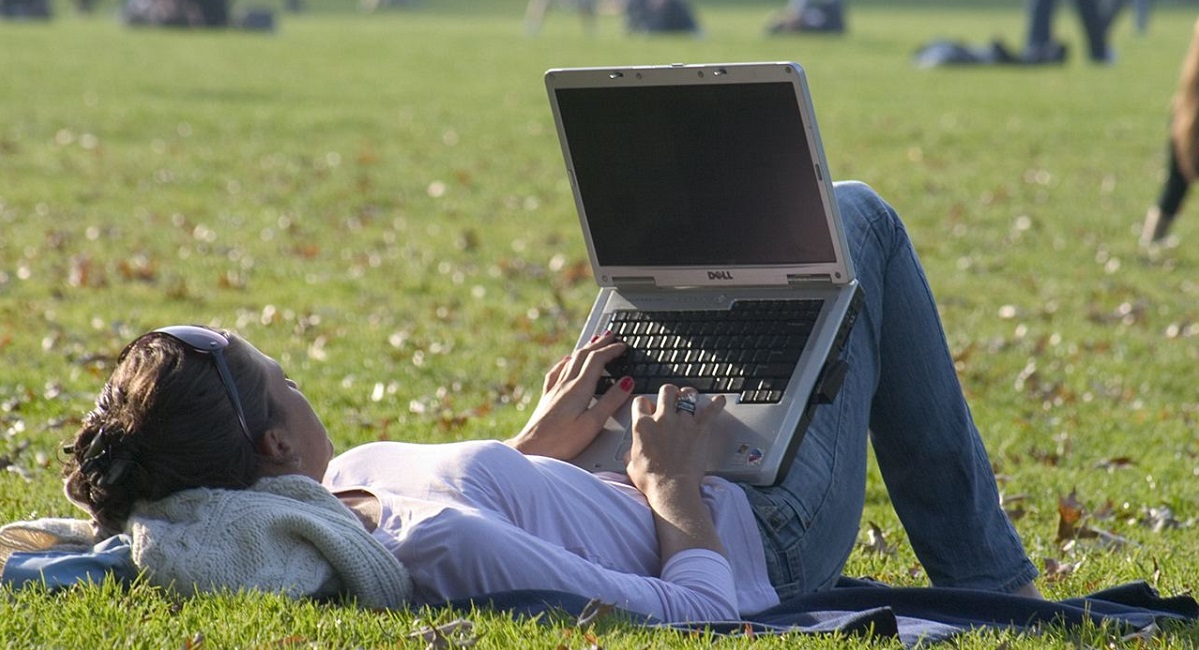 English Copywriter in Paris: surviving as a freelancer in France